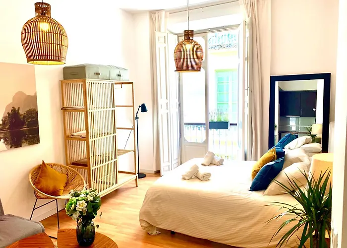Calderon Iii Deluxe Sinesedesignhomes Appartement Málaga